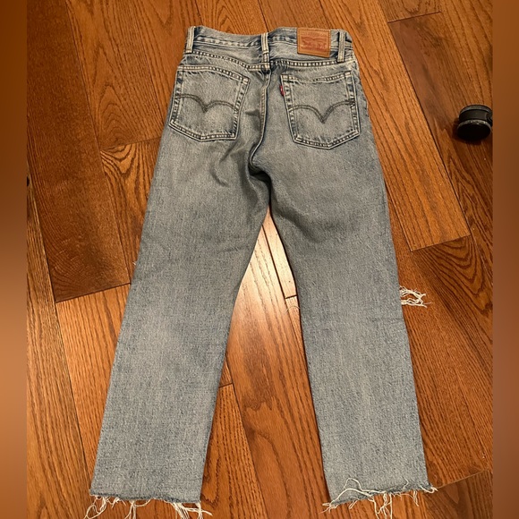 VINTAGE LEVIS HIGH WAISTED CUT OFFS - Picture 7 of 7